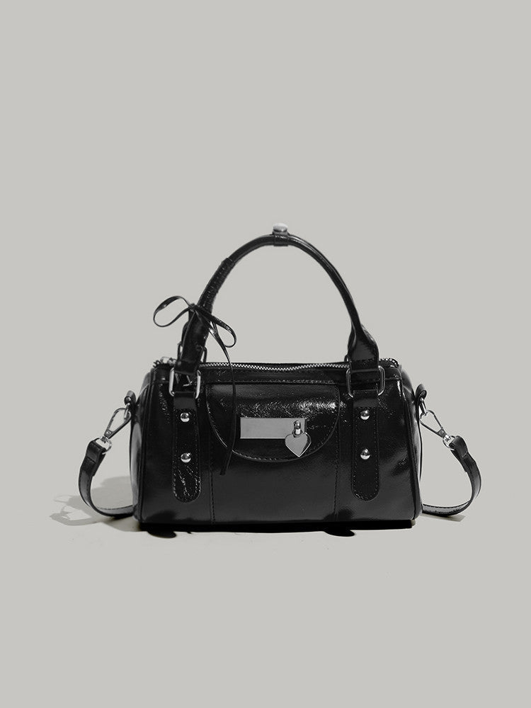 Bolso con lazo de corazón