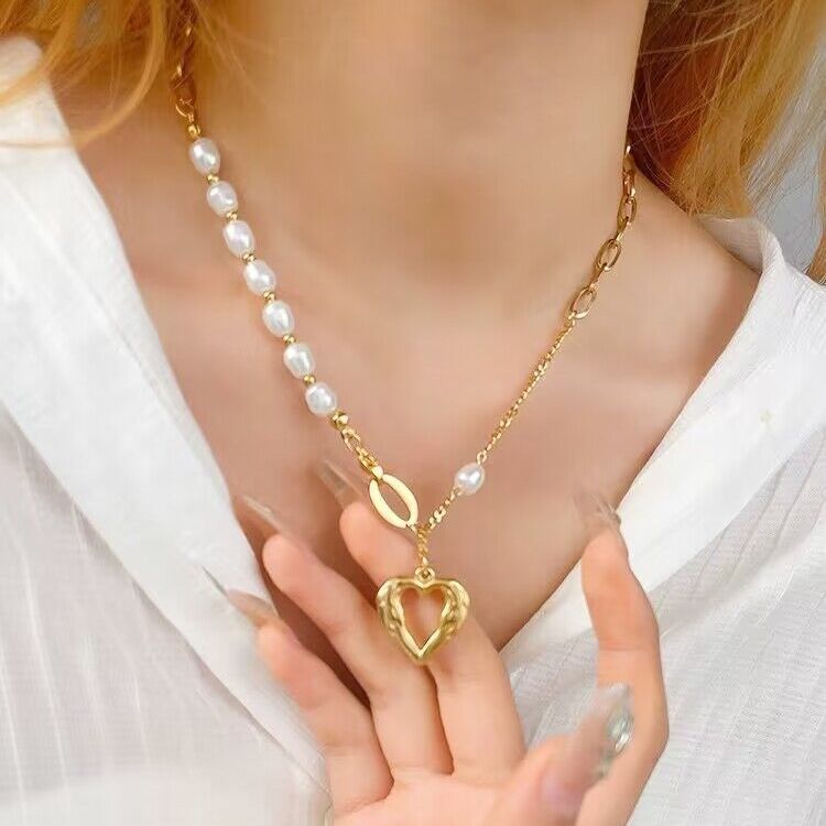 Collar de perlas con cadena apilada