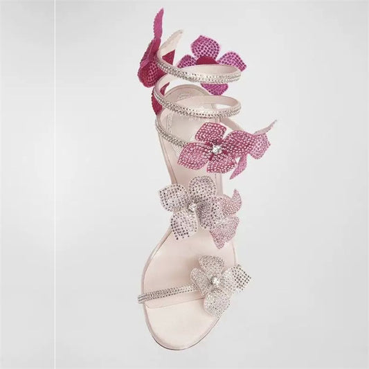 Tacones altos con flores de encaje