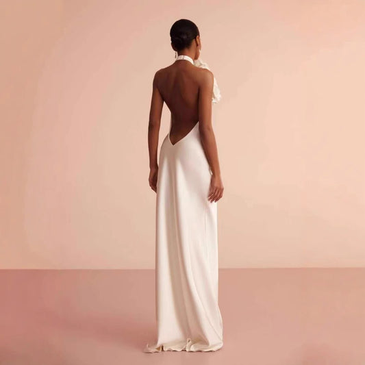 Elegante Vestido Halter con Espalda