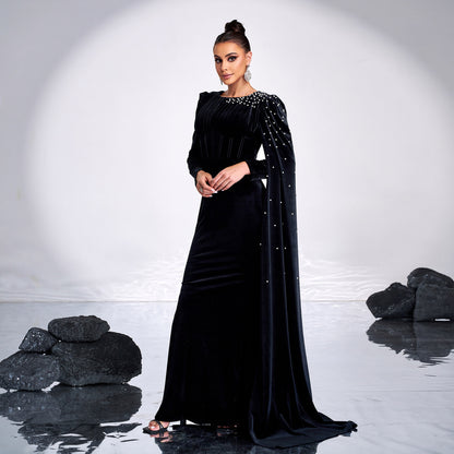 Vestido de terciopelo con pedrería